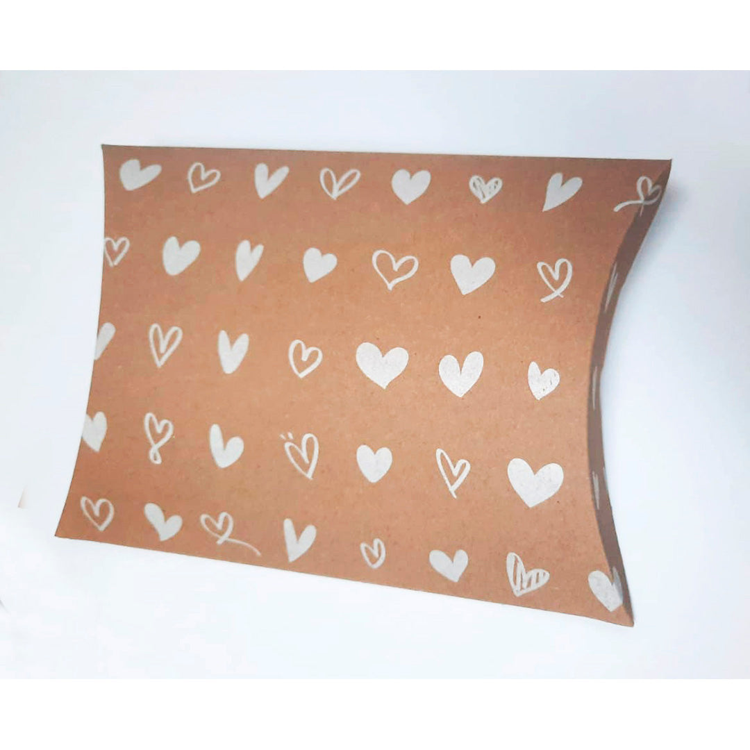 10 Caja Almohada Kraft Corazones Med.26x24x6cm